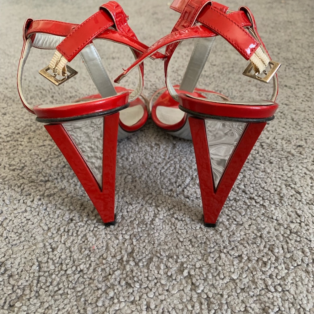 SOLD 🚫 Patent Versace sandals - Picture 3 of 6